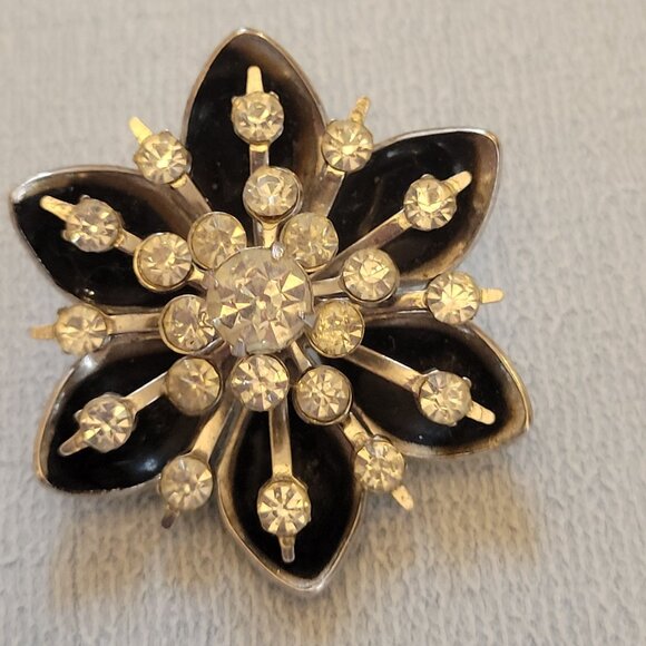 Vintage Coro Rhinestone Floral Snowflake Brooch Pin Silver Tone Black Enamel Mid - Picture 2 of 5